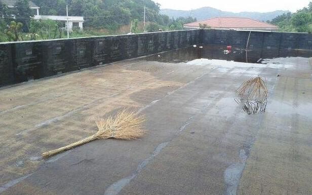 屋面漏水是由什么原因造成的？地震對于防水層的影響大么？